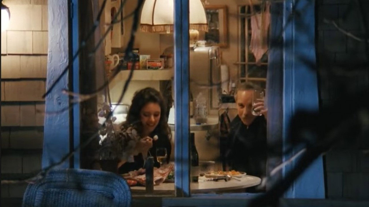 Stakeout scene photo