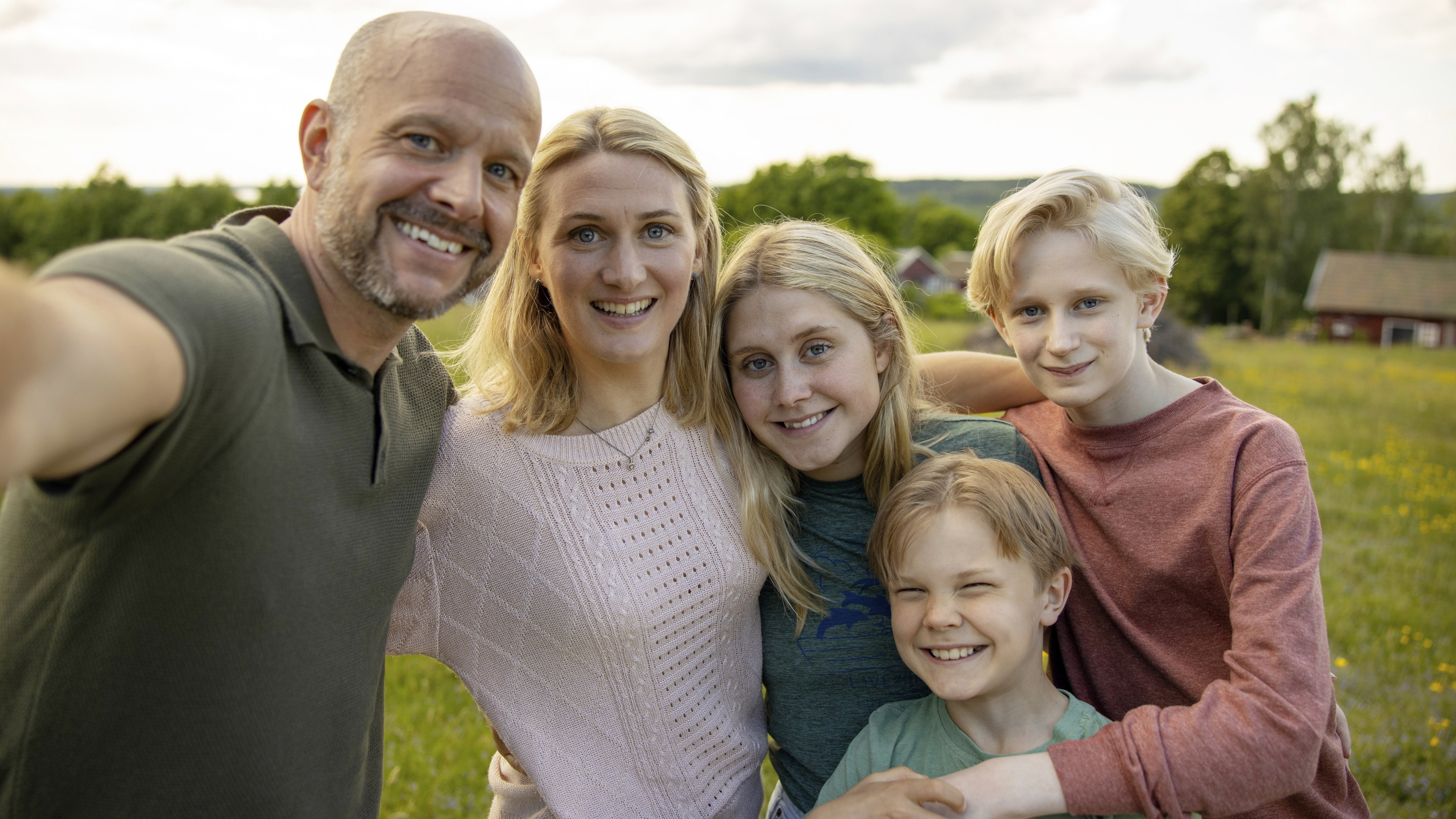 Sune - Uppdrag: Midsommar scene photo