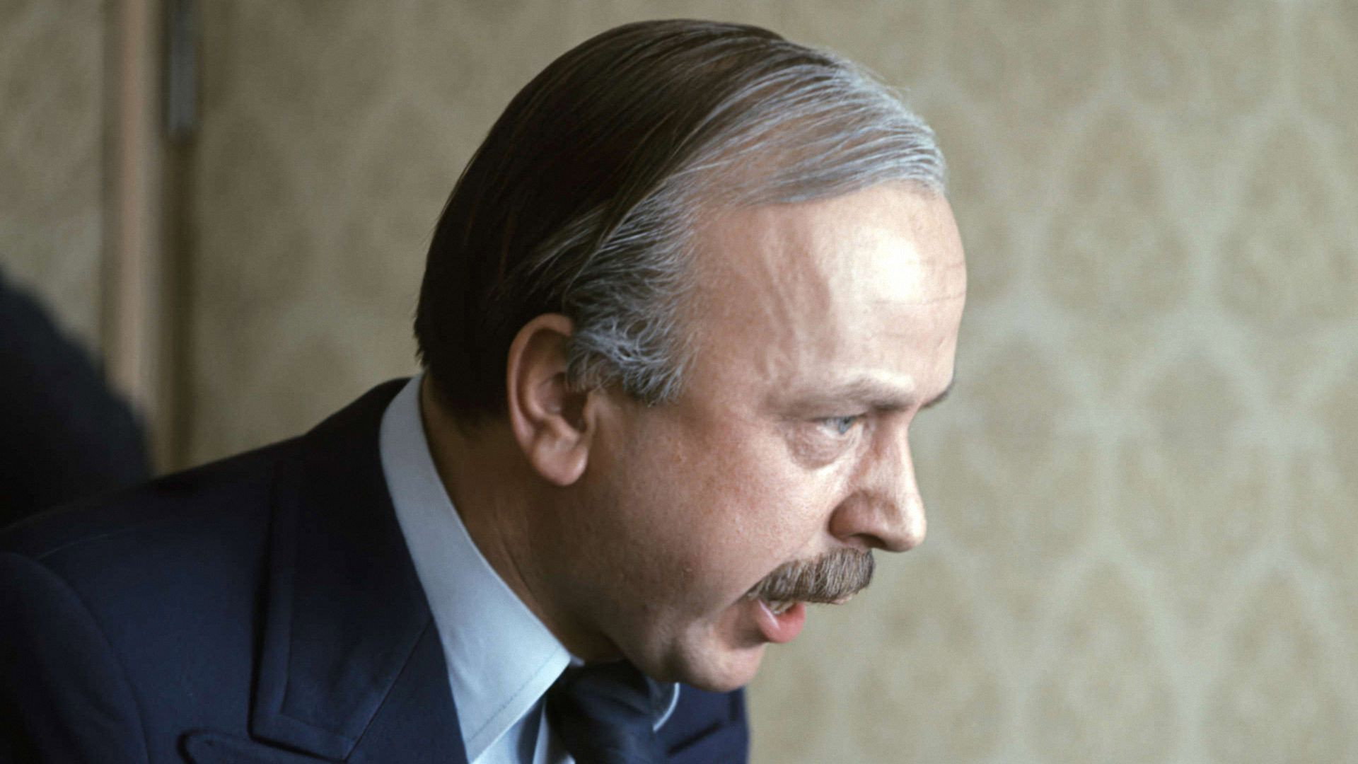 Tanczacy jastrzab scene photo