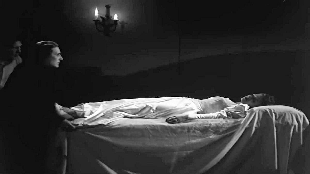The Corpse Vanishes scene photo