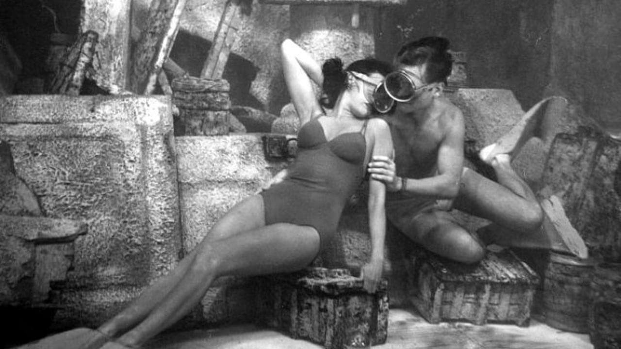 Underwater! scene photo