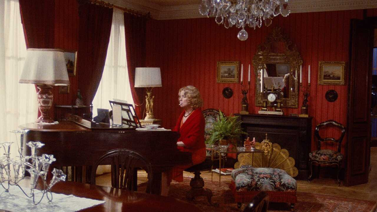 Une chambre en ville scene photo
