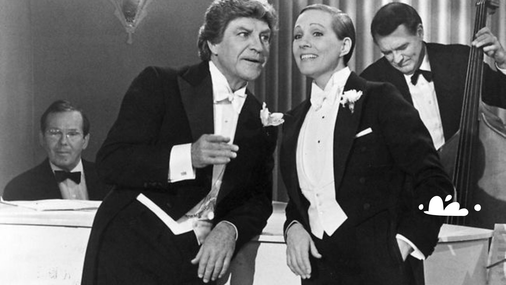 Victor/Victoria scene photo
