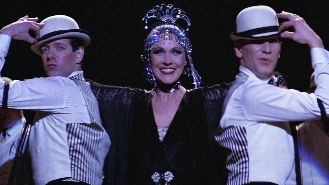 Victor/Victoria scene photo