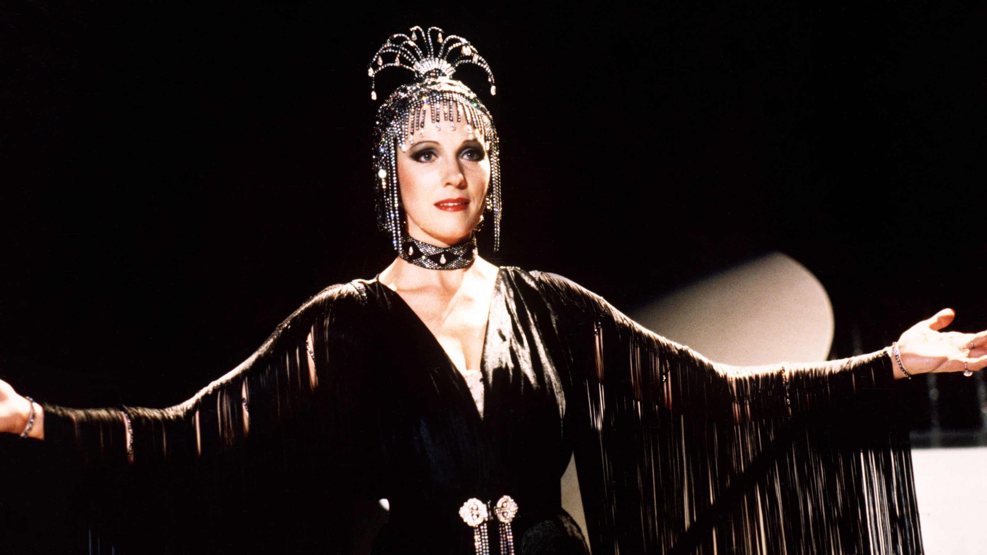 Victor/Victoria scene photo