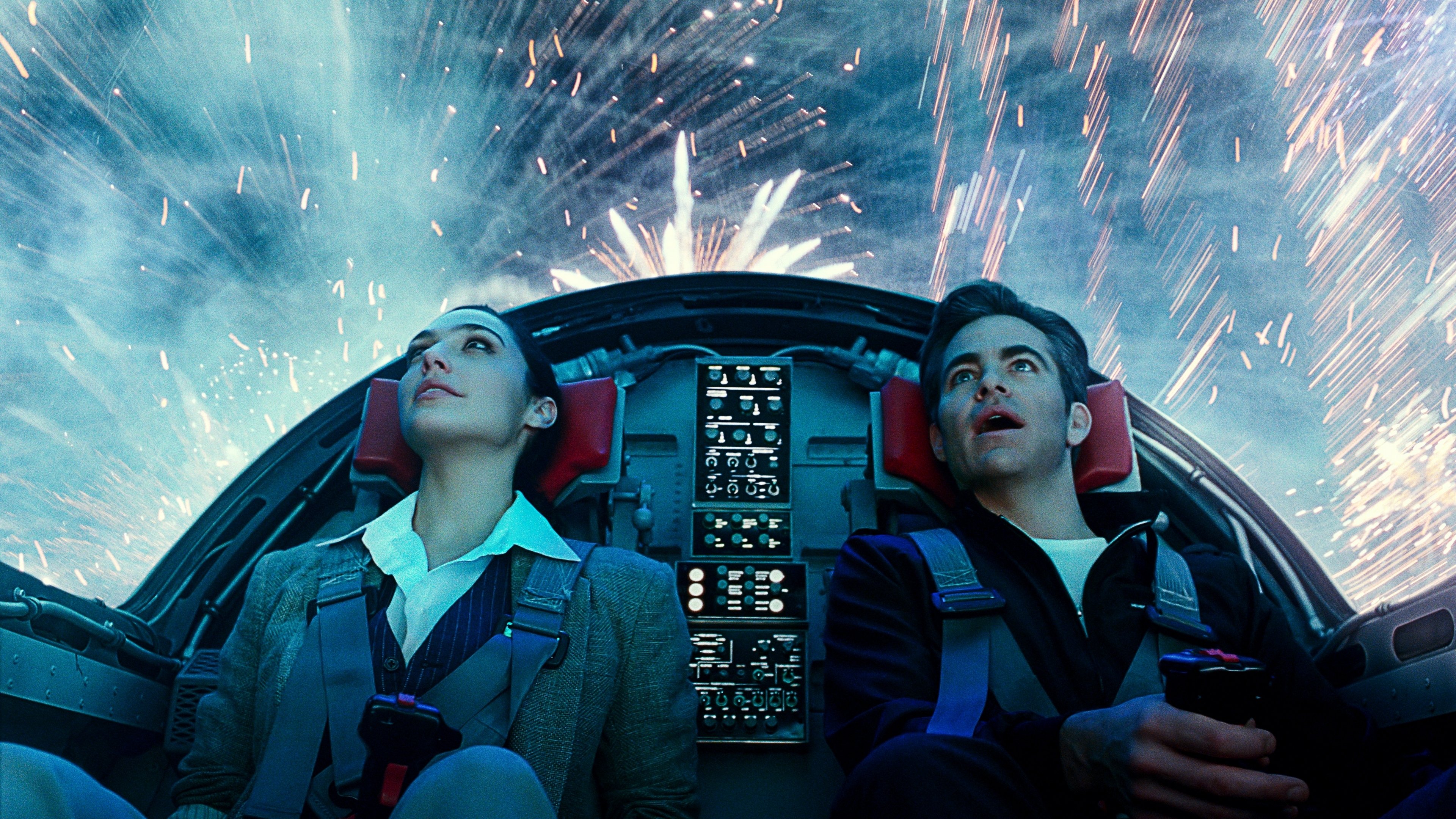 Wonder Woman 1984 scene photo