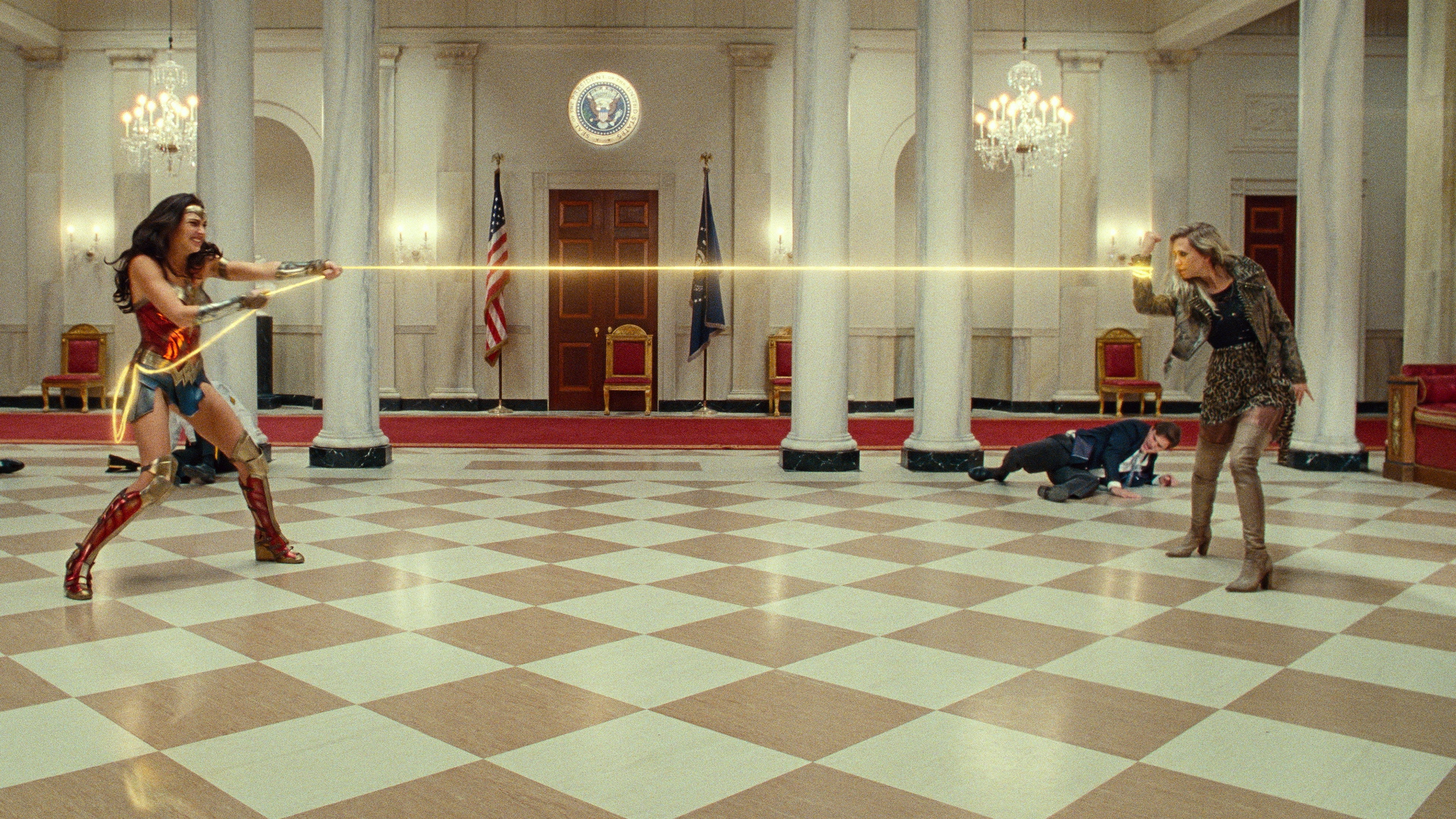 Wonder Woman 1984 scene photo